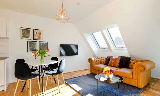 Weißgerber Apartment | Luxurious & Cozy | Prime Location, ♛King Bed, View