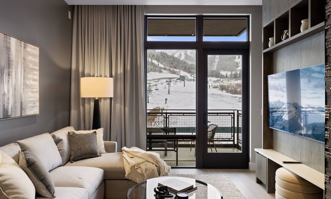 Snowbird Condo | Luxurious Deer Valley Ski Condo for 6 guests | Mountain Views, New Runs Open!