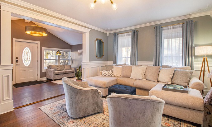 Milford House | Luxurious downtown home w/hot tub