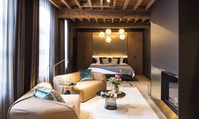 Sint-Andries Apartment | Luxurious Elegant Timeless Suite