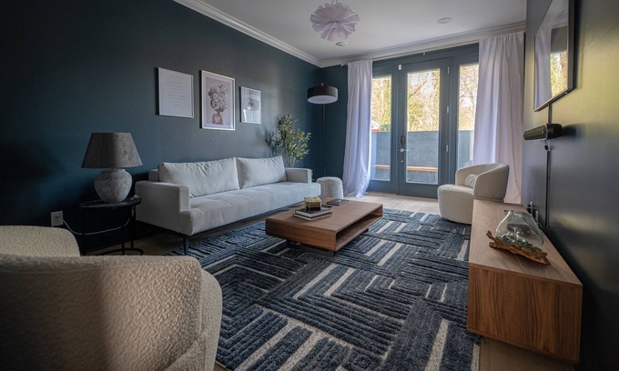 Northside House | Luxurious Escape in North Chatt / Breathe Easy