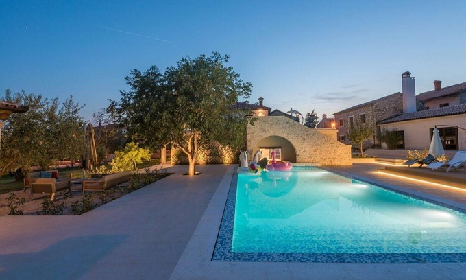 Fiorini Villa | Luxurious estate Villa LV area Umag swimming pool Jacuzzi sauna fitness barbecue Wifi