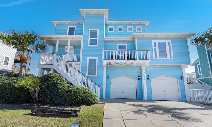 Miramar House | Luxurious, expansive 3 story beachfront house with private access!