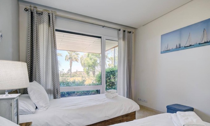 Sotogrande Apartment | Luxurious first floor apartment in Ribera del Marlin, Sotogrande