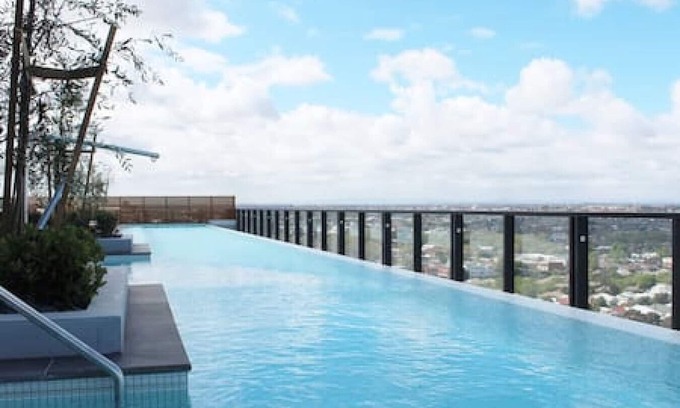 Flemington Apartment | Luxurious Flemington with Stunning Racecourse View