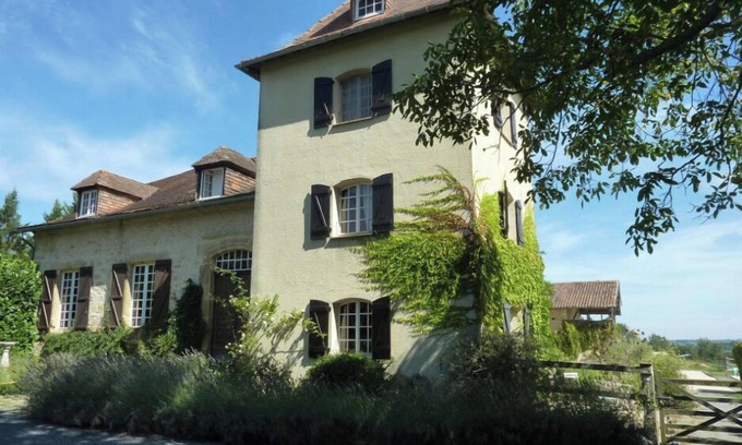 Troncens House | Luxurious French Retreat Near Marciac: Perfect for Festivals & Relaxation