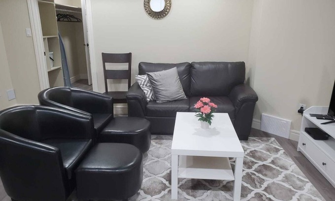 Southwest Edmonton House | LUXURIOUS FULLY PRIVATE TWO BEDROOMS ONE BATHROOM BASEMENT SUITE IN SW EDMONTON