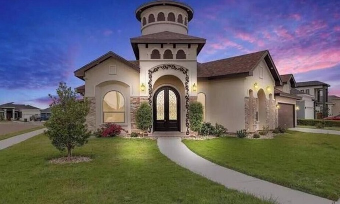 Edinburg House | Luxurious Gated 3BR, Relax No Chore Dog friendly rental