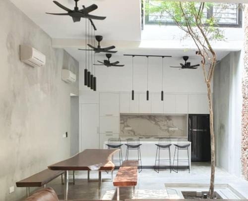 Historic George Town House | Luxurious Georgetown Townhouse in Core Zone