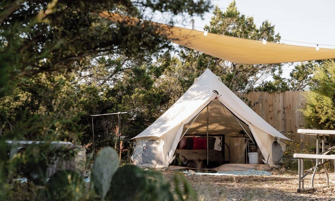 Canyon Lake RV Rental | Luxurious glamping with a/c + hot tub and pool in Canyon Lake
