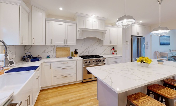 Quogue House | ⭐️Luxurious Hamptons Home Near Beach Heated Pool Wineries Golf Westhampton Beach