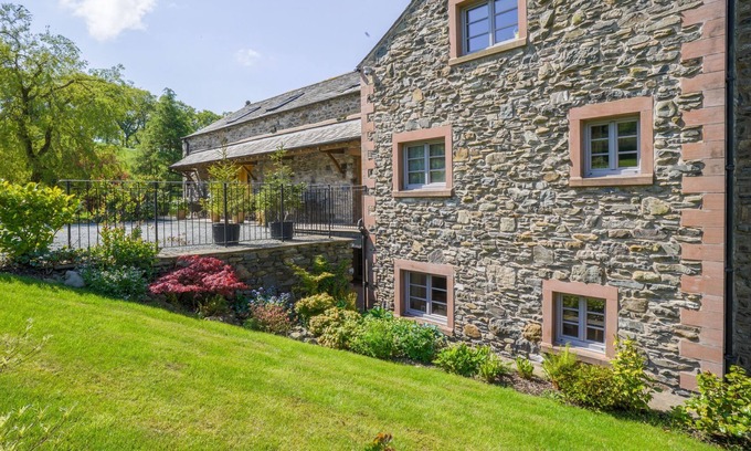 Bretherdale Apartment | Luxurious, High Quality, 'Green' Barn Conversion (Lake District & Dales National Parks)