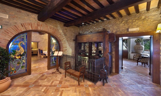 Canalicchio House | Luxurious Holiday Home in Collazzone with Swimming Pool