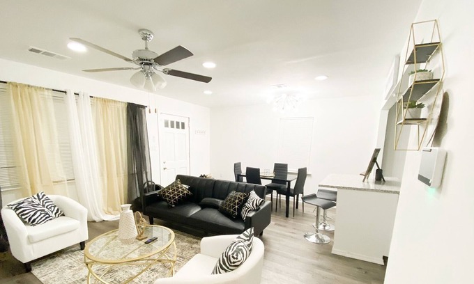 Sylvan Hills House | Luxurious Home away from Home! 10 min from Atlanta airport