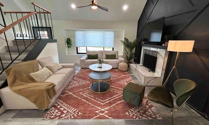 Oak Park Villa | Luxurious Home - Gameroom - Cowboy Pool