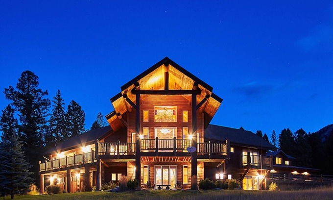 Big Sky House | Luxurious Home & Party Barn, Campfire area, Exclusive 20 acres
