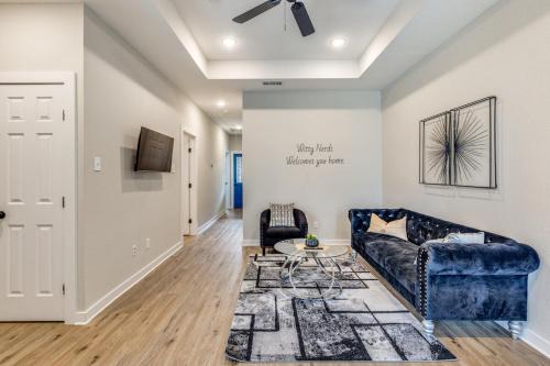 Barker Apartment | Luxurious Home Retreat with Stylish design