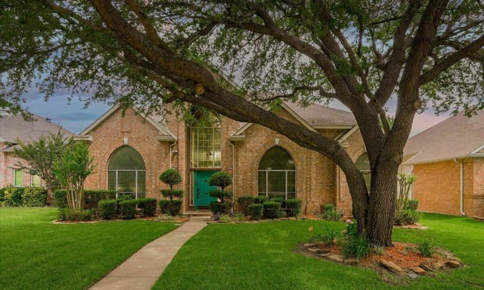 Mesquite House | Luxurious Home w Cinema Room & Private Pool