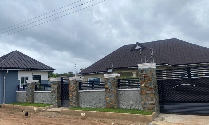 Sunyani House | Luxurious House with 2BED ROOMS AND 2 BATH