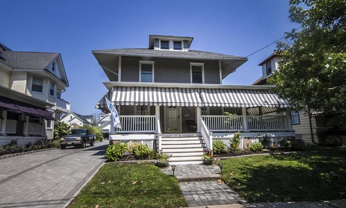 Belmar House | Luxurious House with Pool and Porch, walking to main street, train and beach.