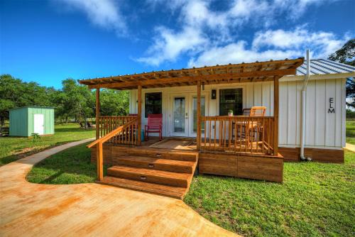 Fredericksburg House | Luxurious & Intimate Cottage in Fred Wine Country!