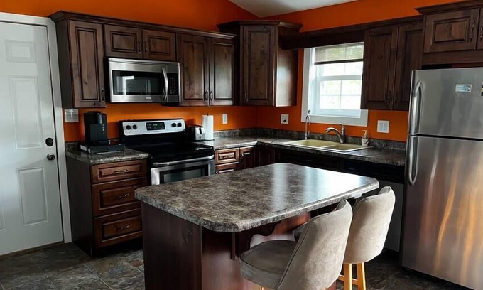 Good Spirit Lake House | Luxurious king size,hot tub!