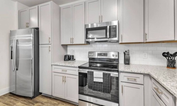 Hayes Apartment | Luxurious King 3BR Suite—Mins to Downtown Durham!