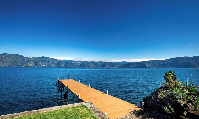 Santiago Atitlan Ski Chalet | Luxurious Lake Front Property/Families/Couples
