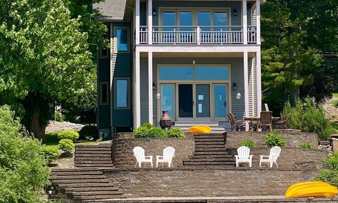 Town of Owasco House | Luxurious Lakefront Home on Owasco Lake!