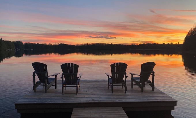 Markdale House | Luxurious lakeside new build nestled in the tree's. Only 1.5 hours from Toronto!