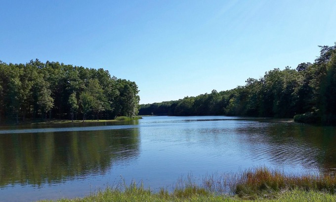 Monteagle Cabin | Luxurious Log Cabin With Breathtaking Bluff View and Hot Tub!