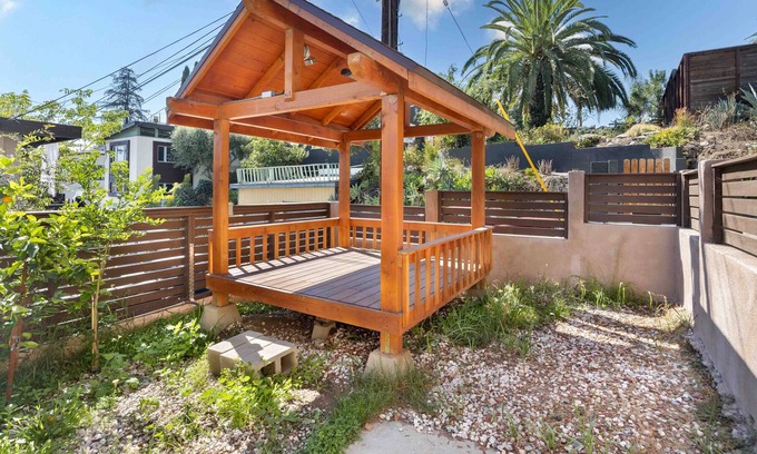 Los Feliz House | Luxurious Los Feliz Home – Near Hollywood – DTLA