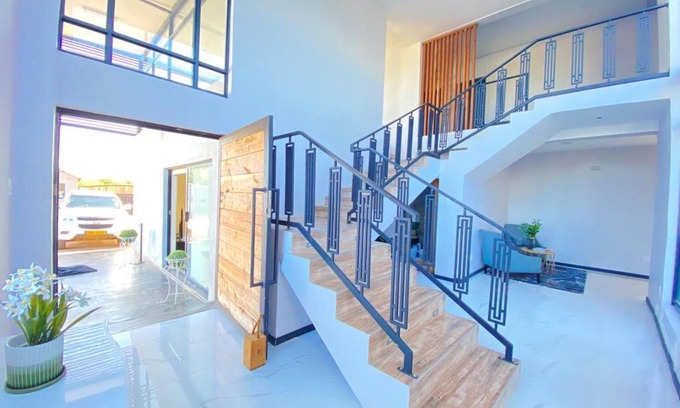 Bulawayo Apartment | Luxurious Mangethe Suite - 2206