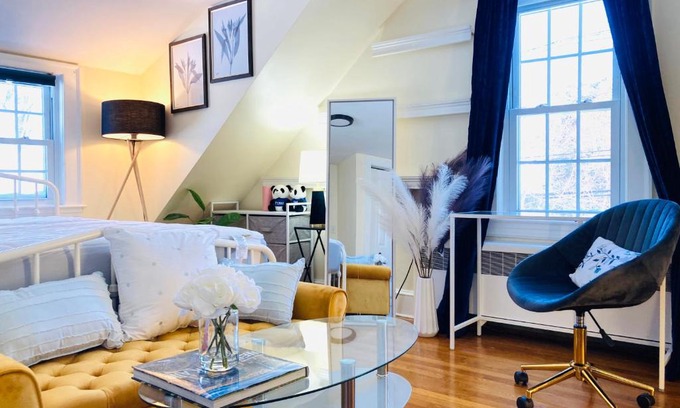Framingham House | Luxurious Master Bedroom w/ 4K 65” TV, Netflix, Desk for Work & Makeup