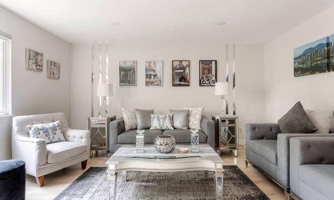 Burke Mountain House | Luxurious & Modern 2 Bedroom private Suite in Coquitlam