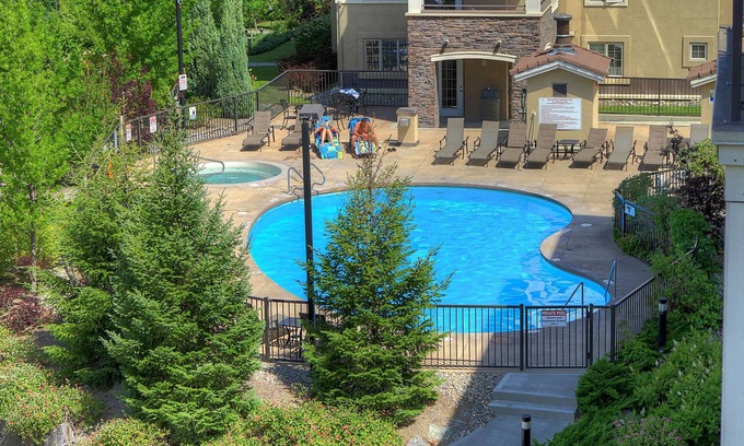 Quail Ridge Condo | Luxurious Modern 2/Bedroom 2/Bath Condo At Pinnacle Pointe Resort
