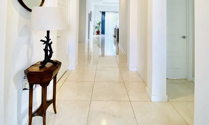 Richmond West House | Luxurious & Modern Home