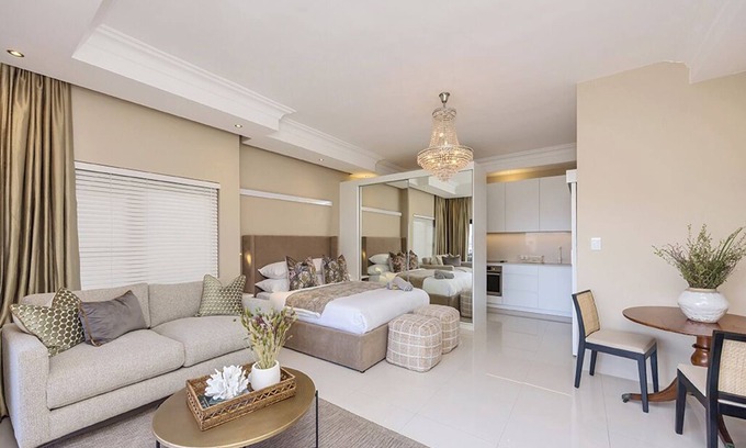 West Beach Apartment | Luxurious ocean view apartment/pool/solar