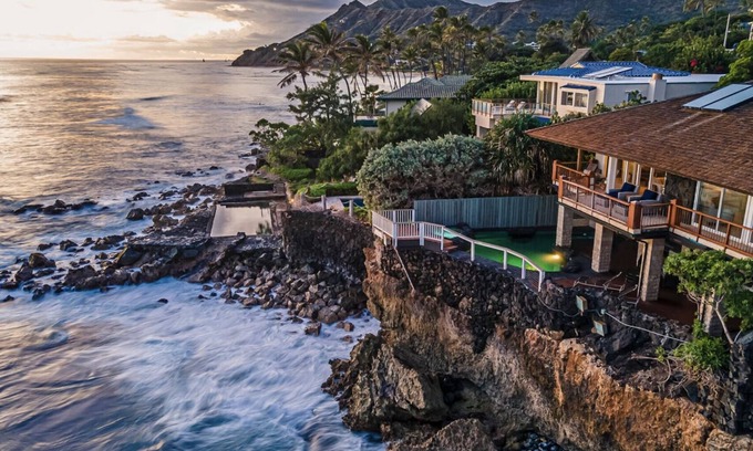 Kahala House | Luxurious Oceanfront Estate w/Pool & Hot tub, Panoramic Views, Kaiko'o Villa