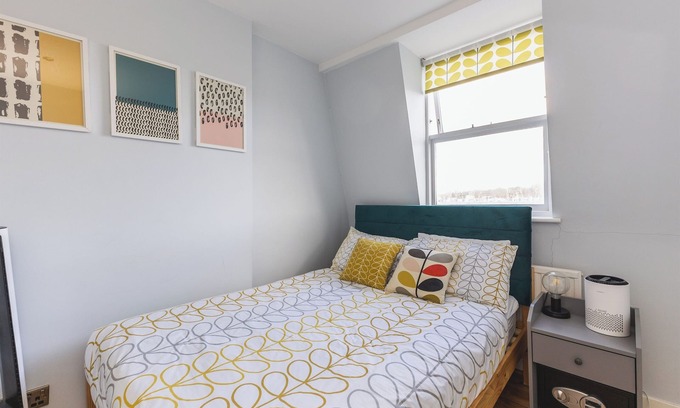 West Kensington Apartment | Luxurious One Bedroom Flat in Kensington Olympia