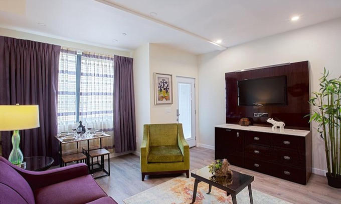 Bankers Hill Apartment | Luxurious One Bedroom Suite with Balboa Park View