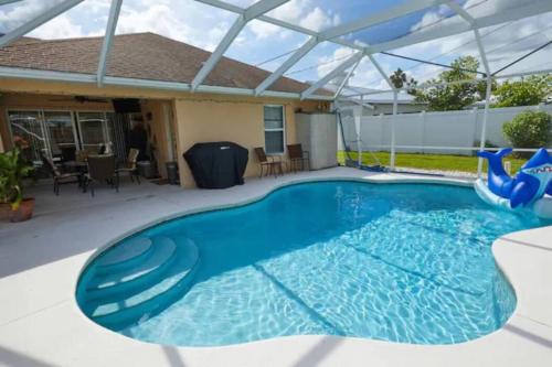 Port Saint Lucie House | Luxurious Pool Cottage Sleep 2