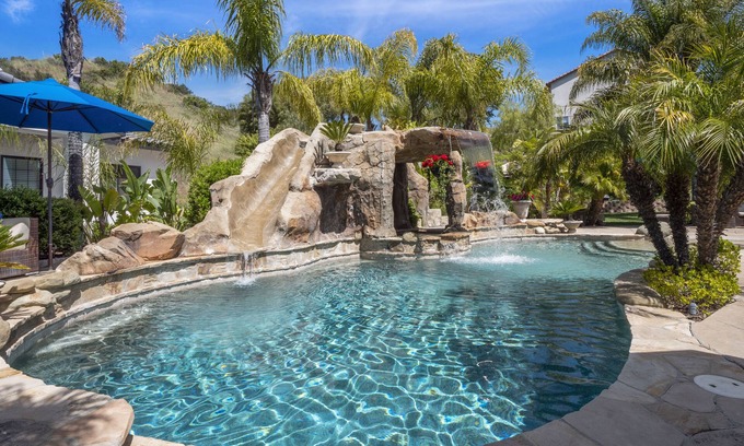 Castaic House | Luxurious Pool Resort Style Gated Estate - sleeps 14 - 5 bedrooms 4.5 bath