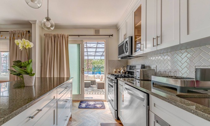 Sheepshead Bay House | Luxurious Private 3BR Duplex in the heart of Brooklyn