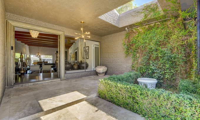 Scotch Eighty House | LUXURIOUS PRIVATE ESTATE PRIME LOCATION, L ,T, R