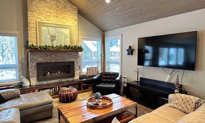 Okanagan-Similkameen House | Luxurious Quail Crossing Residence at Apex Mountain Resort