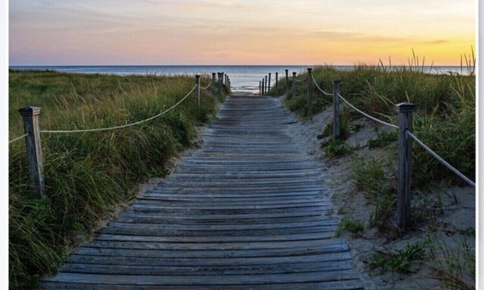Sagamore Beach House | Luxurious Quiet Cape House