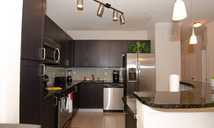 Port Tampa City Apartment | Luxurious Resort Style Getaway w/Pool and Hot tub
