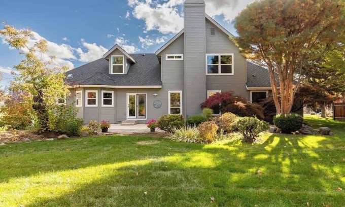 Eagle House | Luxurious Retreat in Lexington Hills, Eagle, ID
