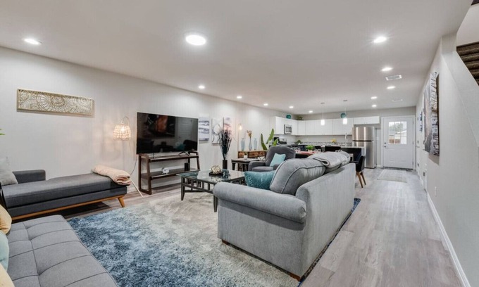 Fort Worth House | Luxurious River Home near Lockheed/FW Stockyards